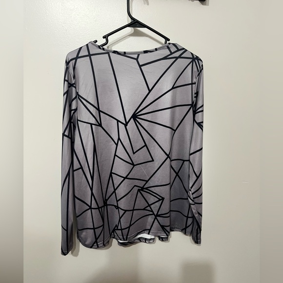 Chic Gray Geometric Long Sleeve Top XL - Picture 2 of 7
